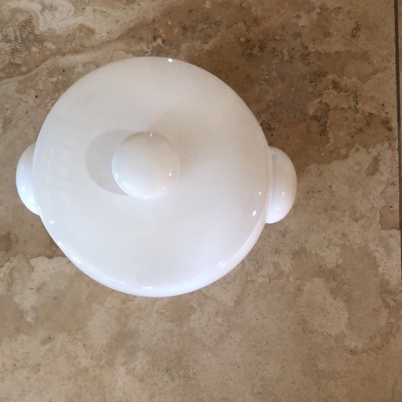 Vintage Soup Tureen - Picture 2 of 7